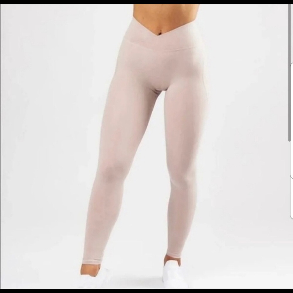 Alphalete Surface Legging in Hazelwood (light pink)